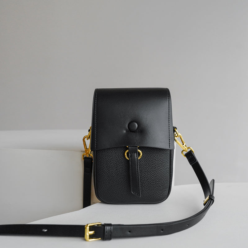Adiffu Delicate And Compact Mobile Phone Bag