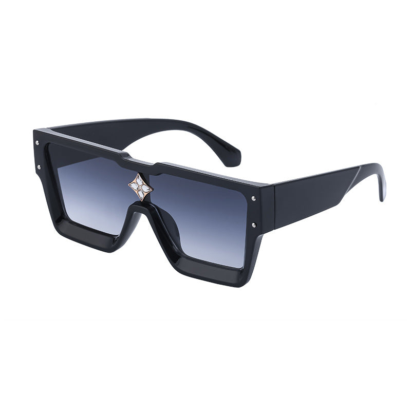 Adiffu Large-frame Sunglasses