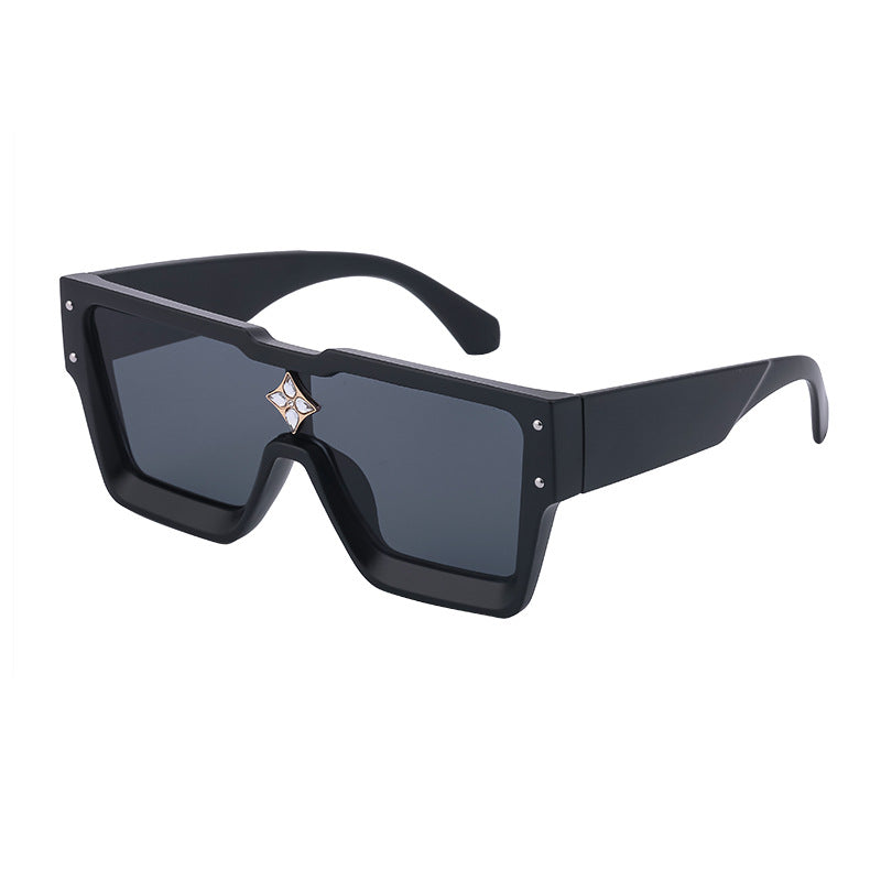 Adiffu Large-frame Sunglasses